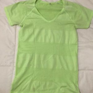 Lululemon swiftly shirt